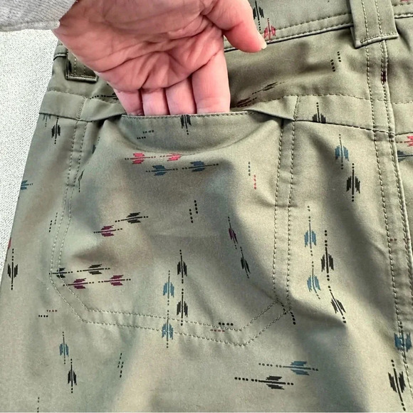 Eddie Bauer olive green printed skort. Size 6. - Picture 9 of 12